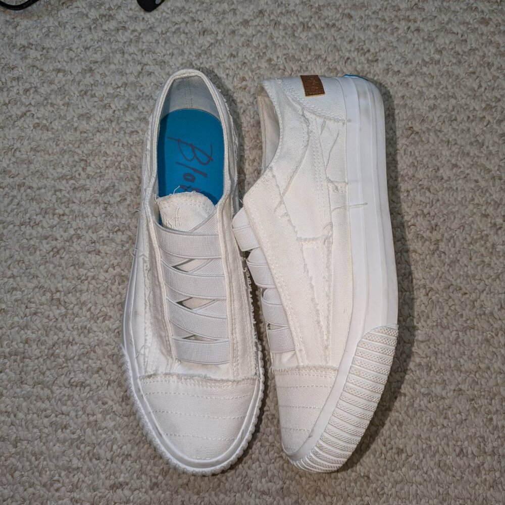Blowfish white flat sneakers size 8